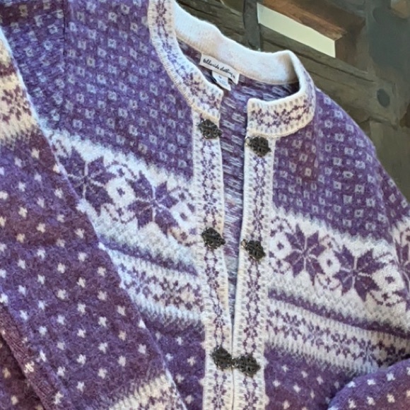 Beautiful 100% Wool Sweater - Picture 12 of 16